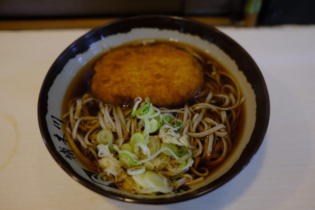 全ての始まりは、このかき揚げそばから。