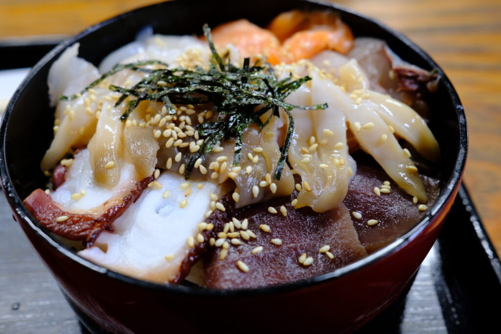 苫小牧のほっき丼。感動するまでには至らない。