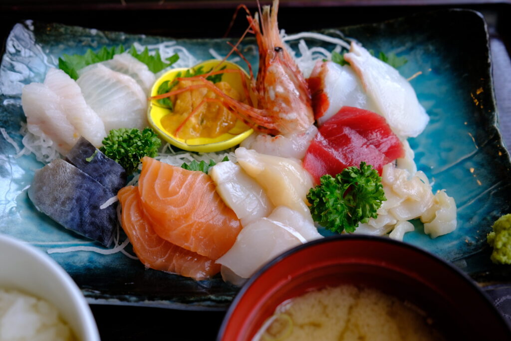 羅臼道の駅の刺身定食。最高。